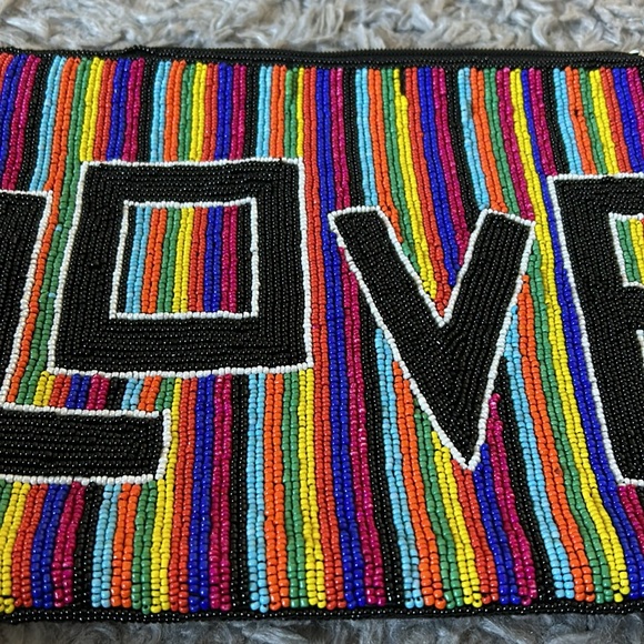 LOVE clutch - Picture 5 of 7